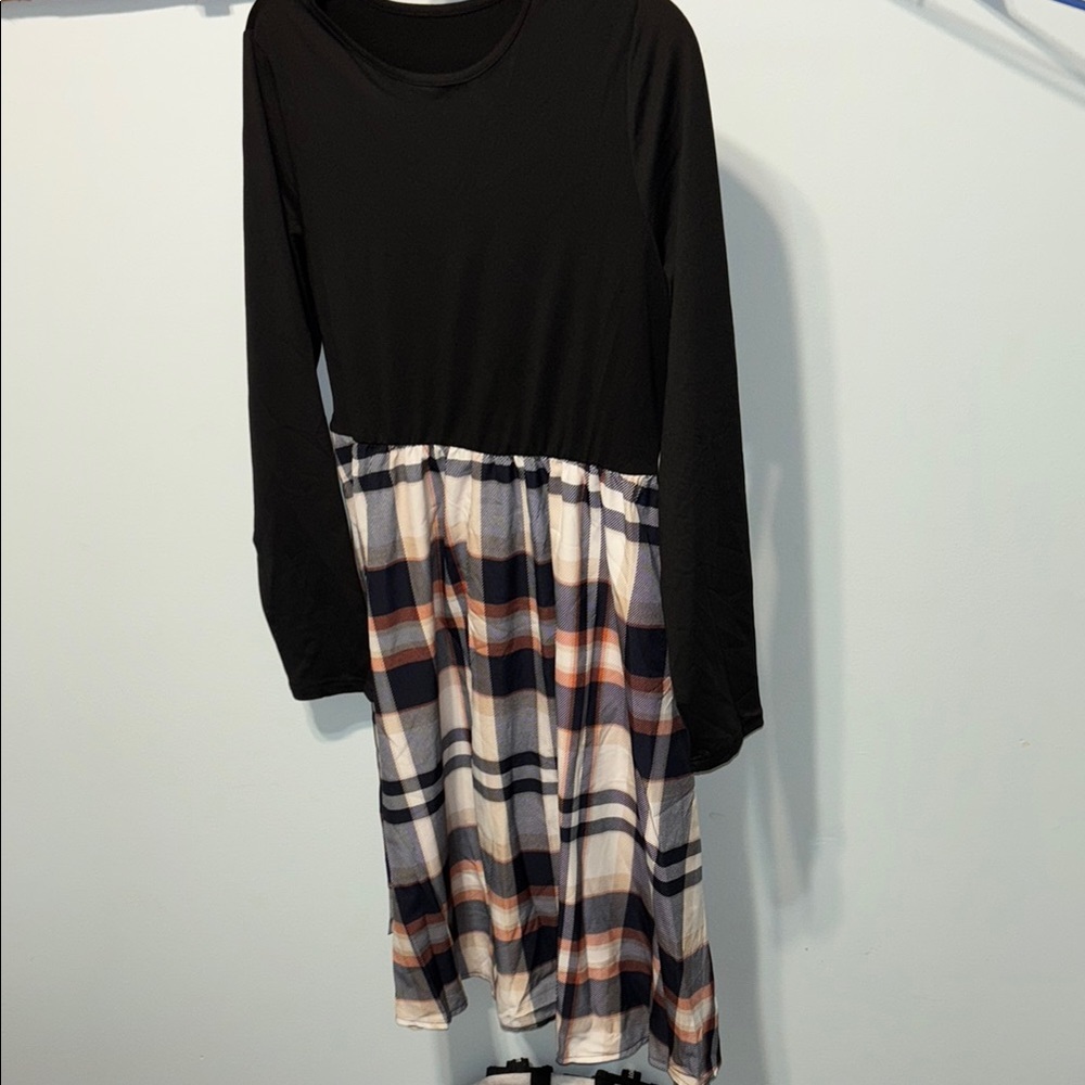 Black and Plaid Long Sleeve Dress